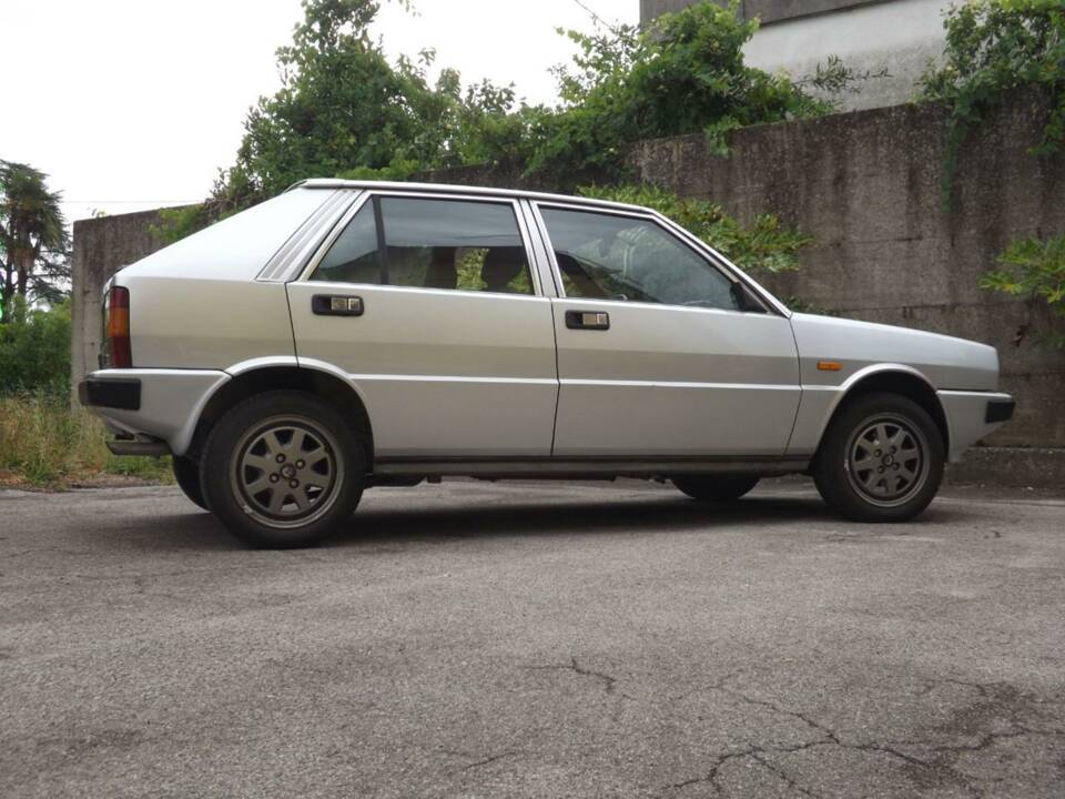 Afbeelding 8/50 van Lancia Delta (1984)