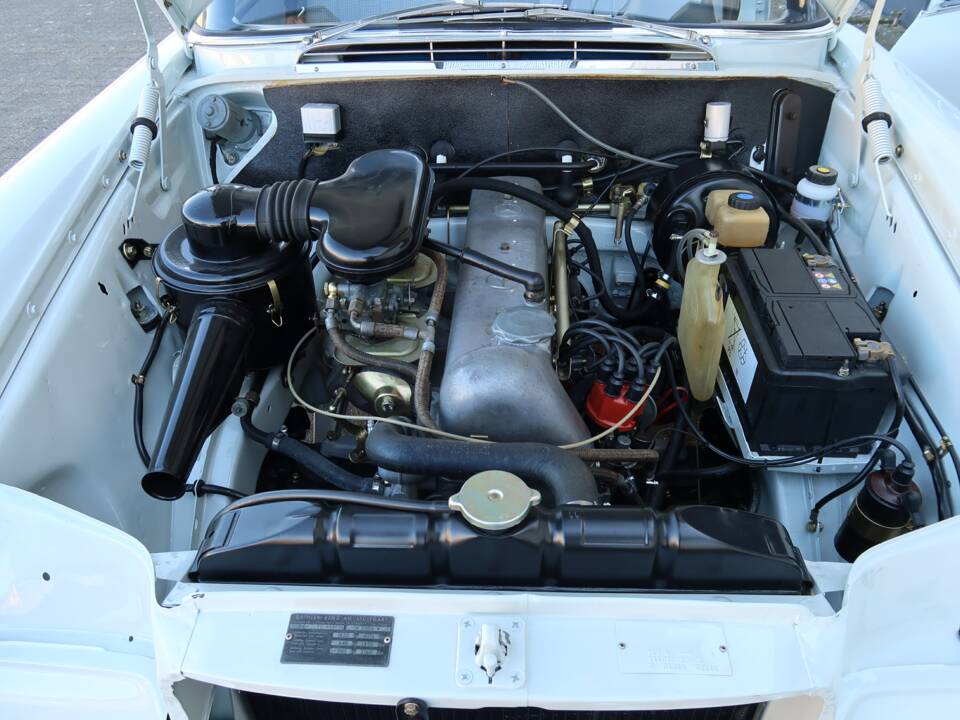 Image 44/50 of Mercedes-Benz 220 b (1965)