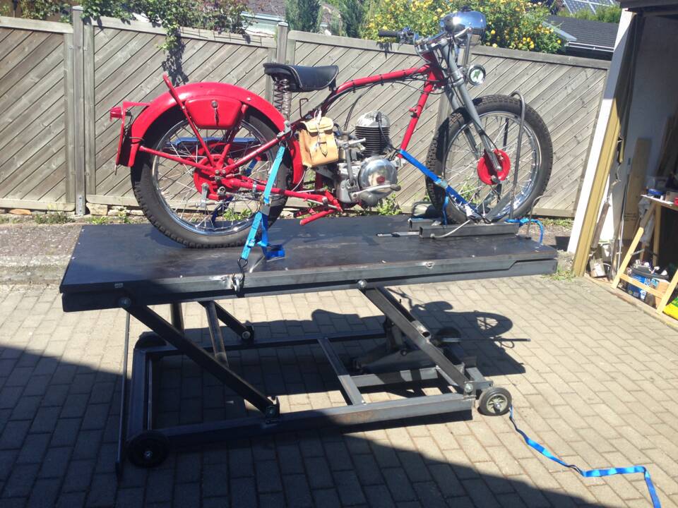 Image 6/9 of DOT 200 RST (1951)