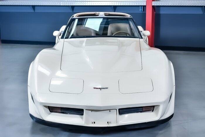 Immagine 2/7 di Chevrolet Corvette (1981)