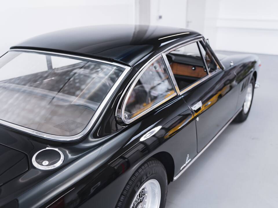 Image 55/100 of Ferrari 330 GT 2+2 (1965)