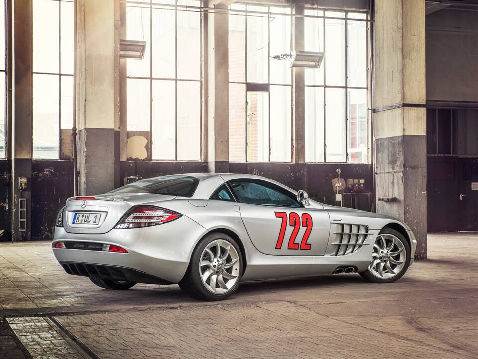 Image 5/61 of Mercedes-Benz SLR McLaren (2004)