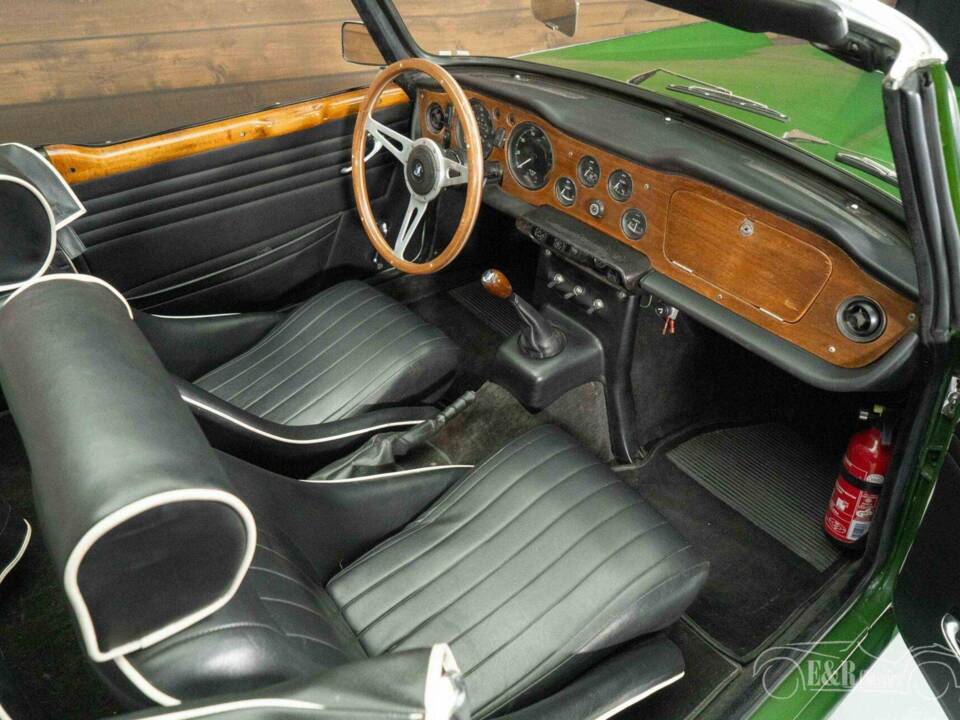 Immagine 9/19 di Triumph TR 250 (1967)