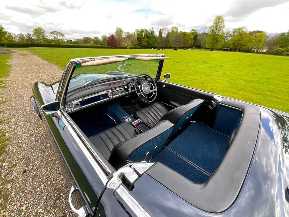 Image 46/50 de Mercedes-Benz 230 SL (1967)