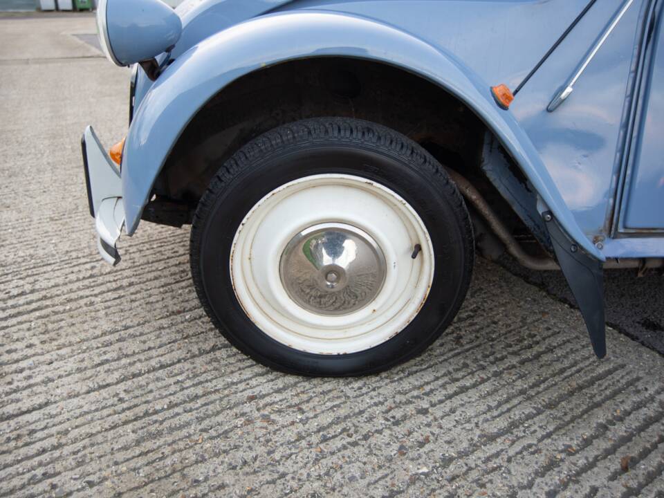 Image 29/38 de Citroën 2 CV 6 (1988)