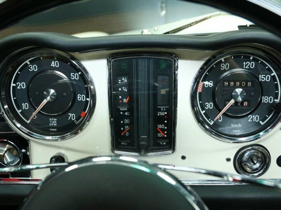 Bild 16/50 von Mercedes-Benz 230 SL (1967)