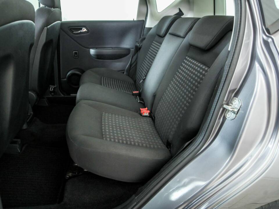 Bild 33/43 von Mercedes-Benz A 160 CDI (2010)