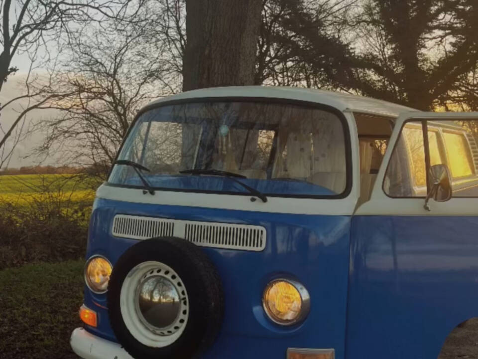 Image 3/9 of Volkswagen T2 a&#x2F;b (1972)