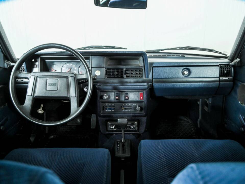 Image 7/50 de Volvo 240 Turbo (1983)