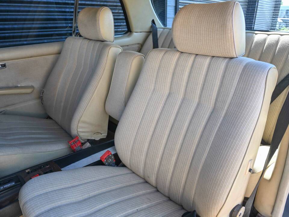 Bild 23/50 von Mercedes-Benz 280 CE (1983)