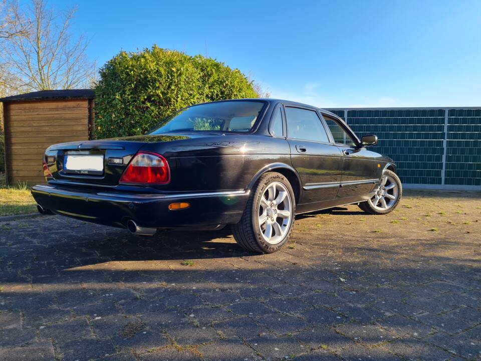 Imagen 5/21 de Jaguar XJR 4.0 (2000)