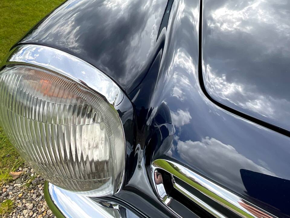 Image 44/55 of Mercedes-Benz 230 SL (1967)