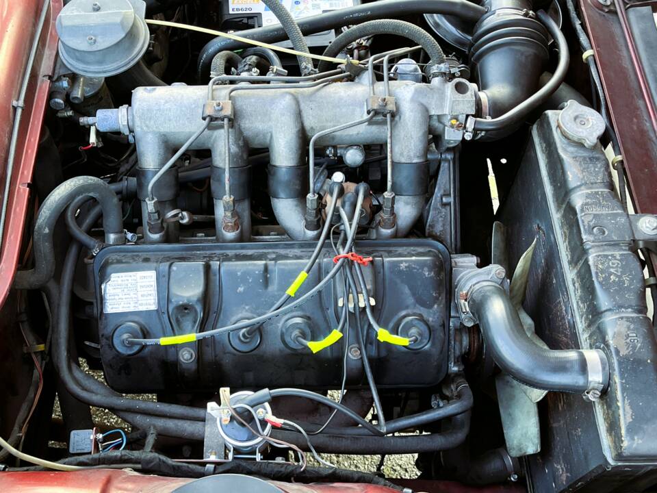 Image 27/35 of Peugeot 504 Convertible (1980)