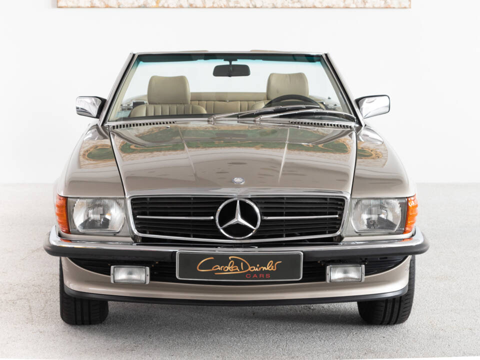 Immagine 16/47 di Mercedes-Benz 560 SL (1987)