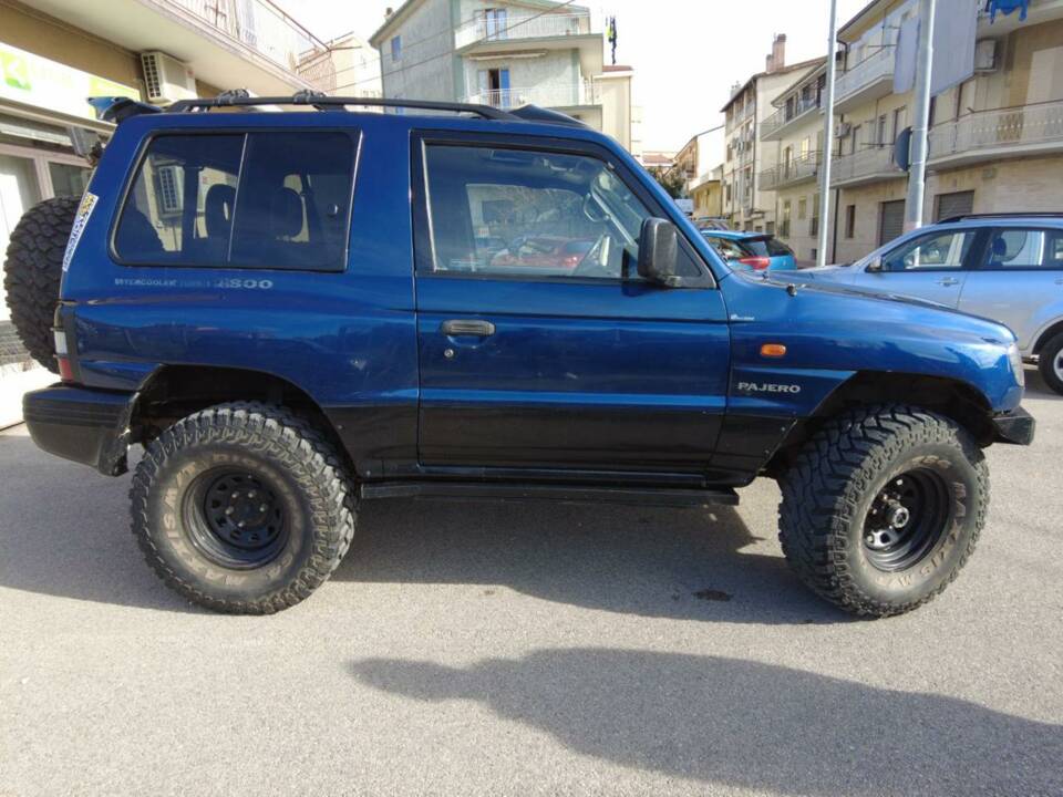 Imagen 3/16 de Mitsubishi Pajero 2800 TD (2000)