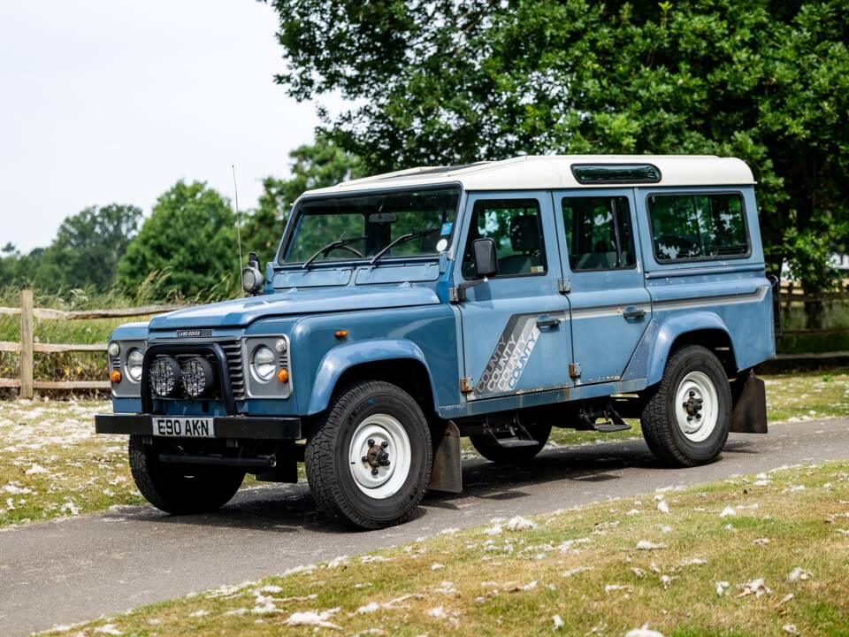Image 33/50 of Land Rover 110 (1988)