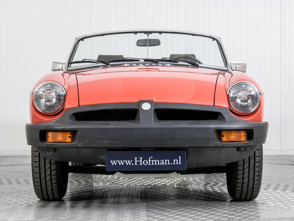 Image 9/50 of MG MGB (1976)