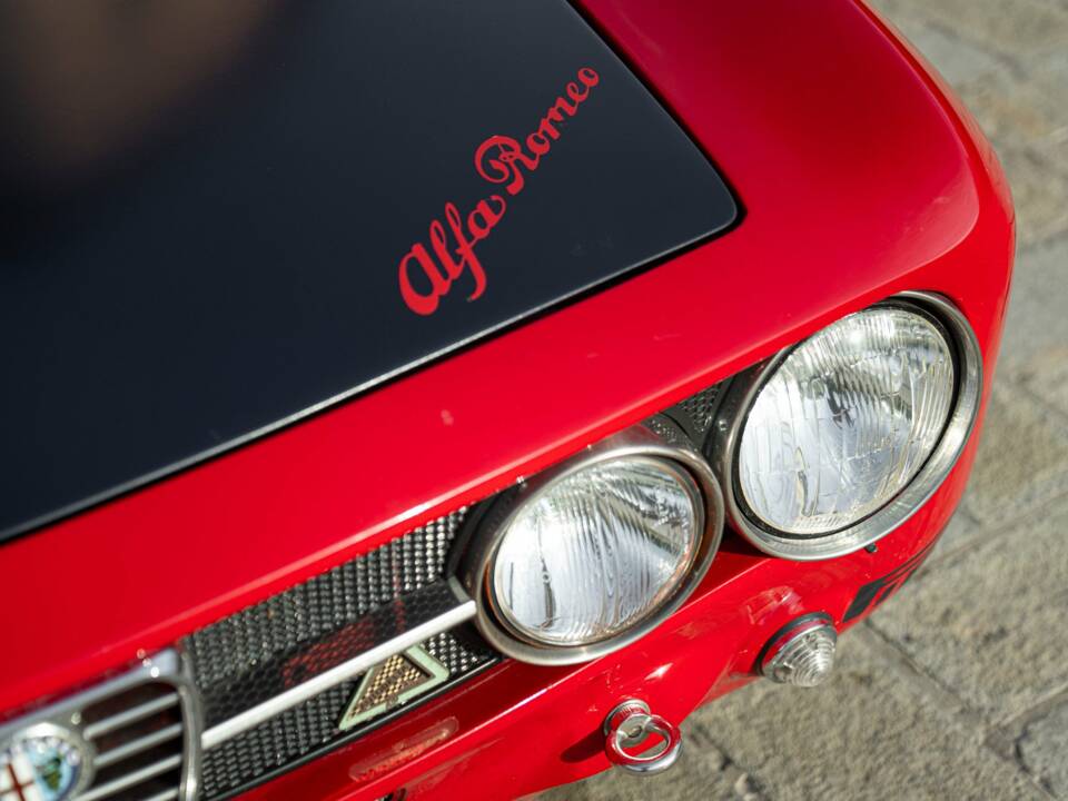 Bild 31/50 von Alfa Romeo 2000 GT Veloce (1973)