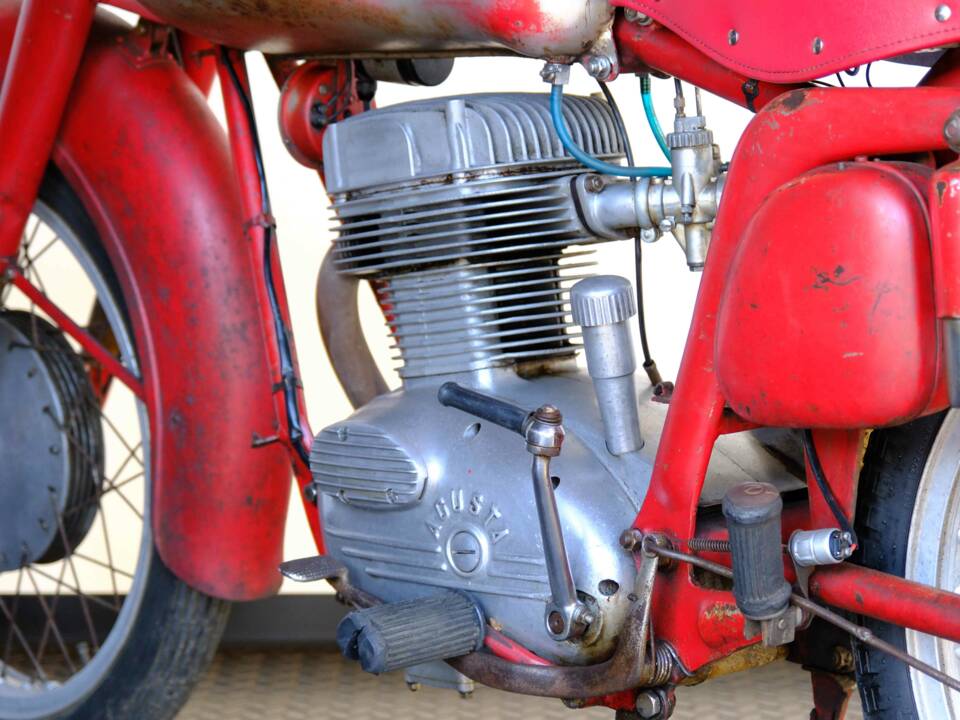 Image 56/83 of MV Agusta 175 CS Sport Disco Volante (1955)
