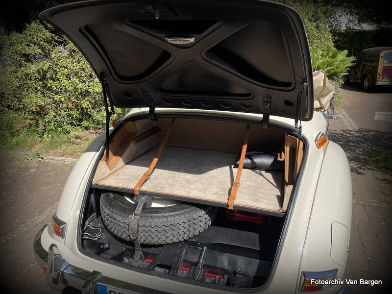 Image 27/38 of Mercedes-Benz 220 Cabriolet A (1954)