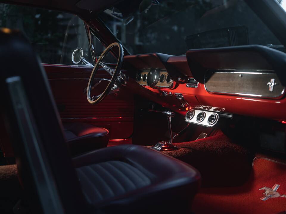 Image 30/53 of Ford Mustang 200 (1966)