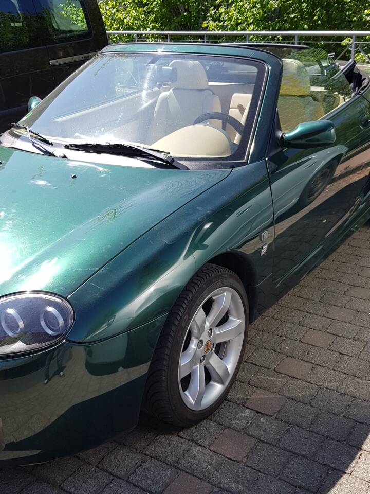 Image 4/4 of MG TF 135 (2002)