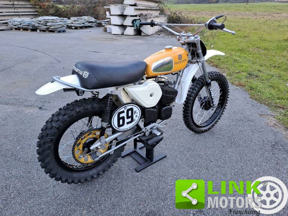 Image 4/10 de Husqvarna DUMMY (1974)