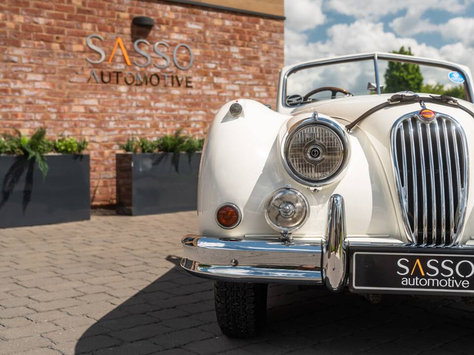 Image 8/58 of Jaguar XK 140 SE DHC (1955)