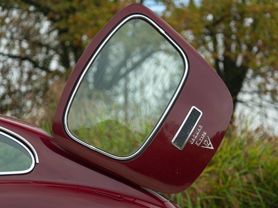 Bild 45/50 von Jaguar Type E V12 (2+2) (1972)