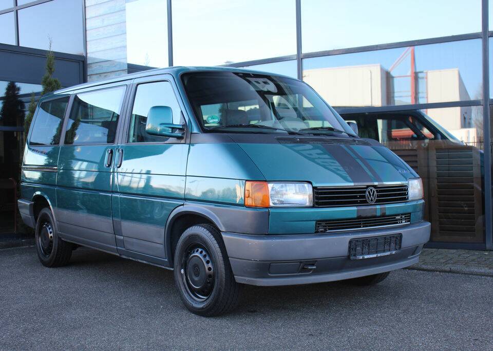 Imagen 1/8 de Volkswagen T4 Multivan 2.5 (1995)