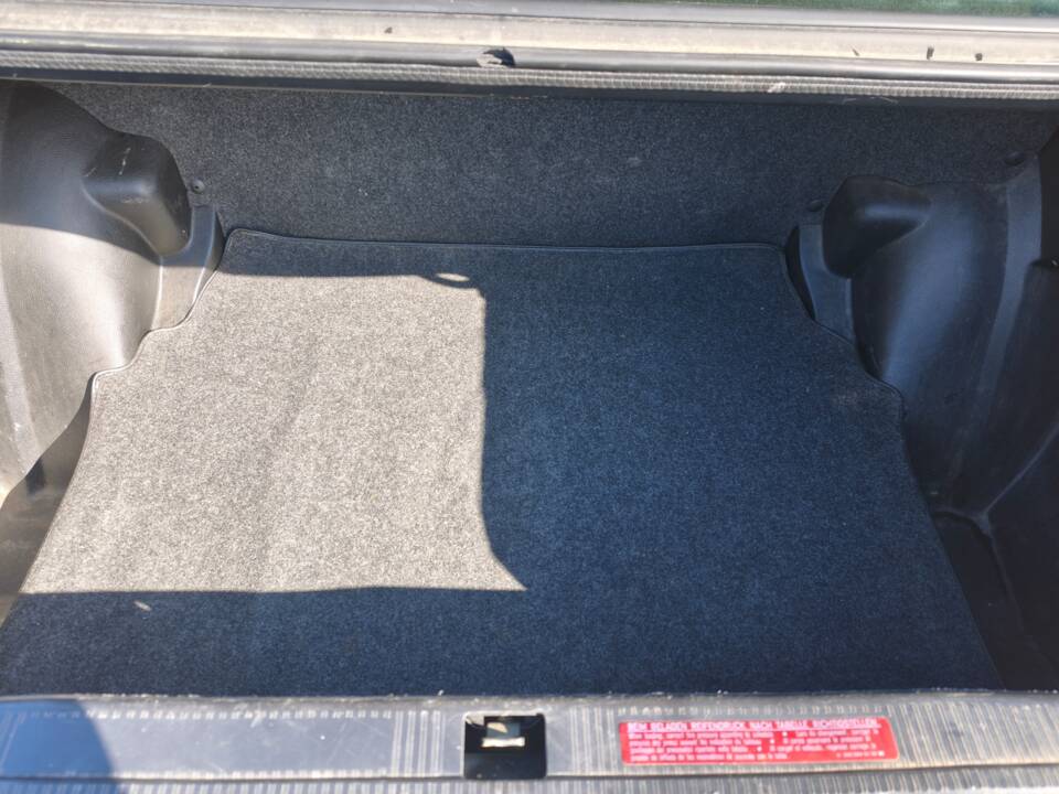 Image 13/22 of Mercedes-Benz 190 E 1.8 (1990)