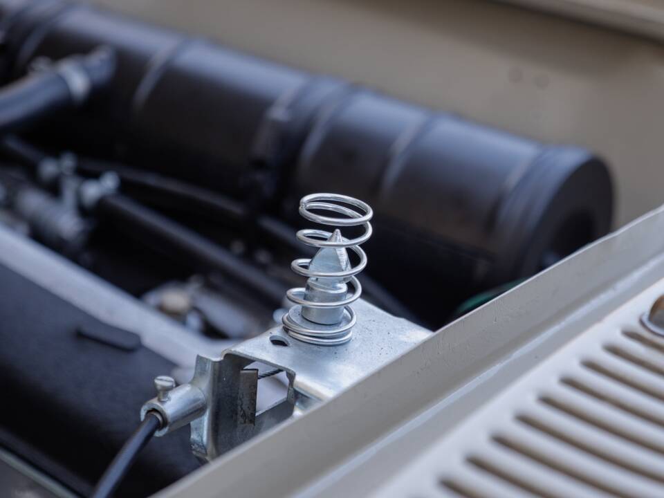 Image 35/54 of Alfa Romeo Giulia GT 1300 Junior (1972)