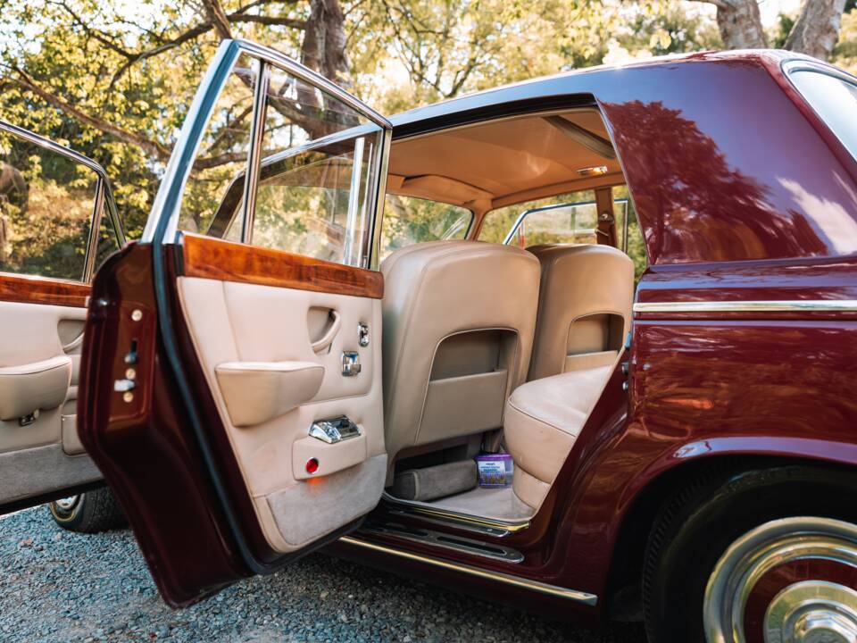 Immagine 17/50 di Rolls-Royce Silver Shadow I (1970)