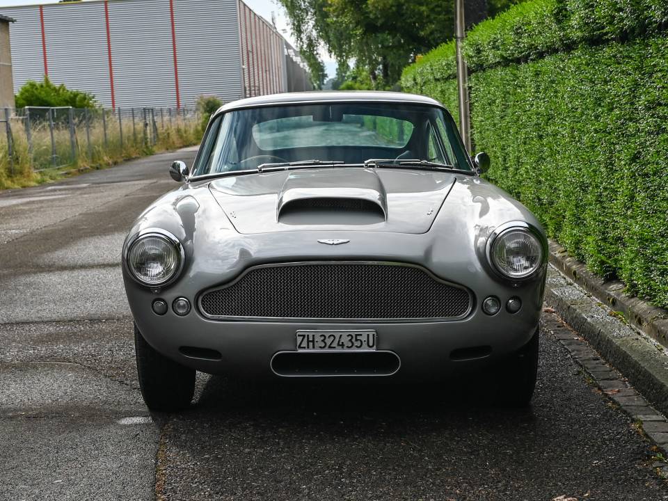 Image 10/50 de Aston Martin DB 4 (1960)