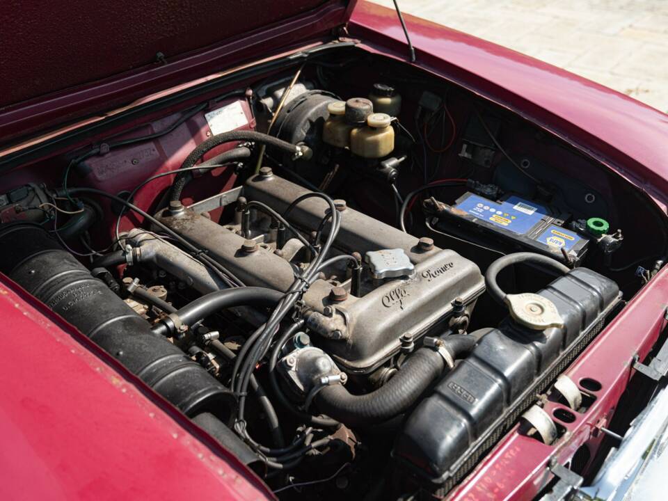 Immagine 47/50 di Alfa Romeo Giulia Nuova Super 1300 (1974)