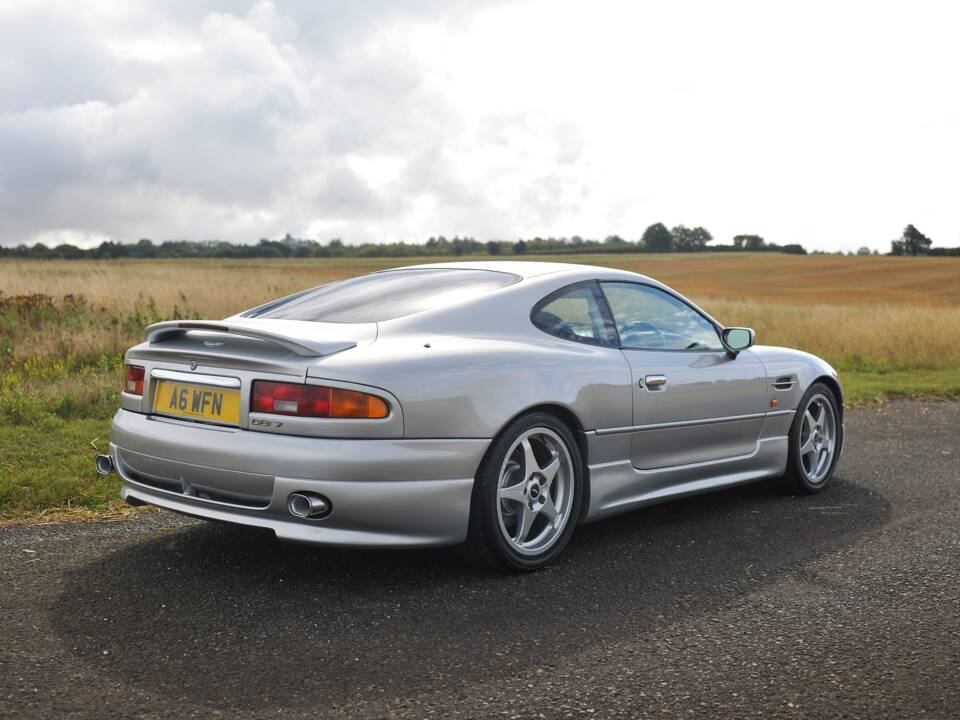 Immagine 2/33 di Aston Martin DB 7 (1999)