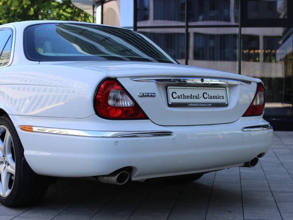 Imagen 14/77 de Jaguar XJ 8 4.2 (2005)