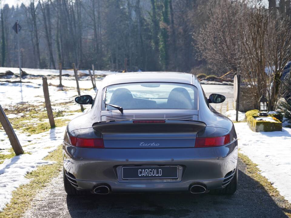 Immagine 15/18 di Porsche 911 Turbo (2001)