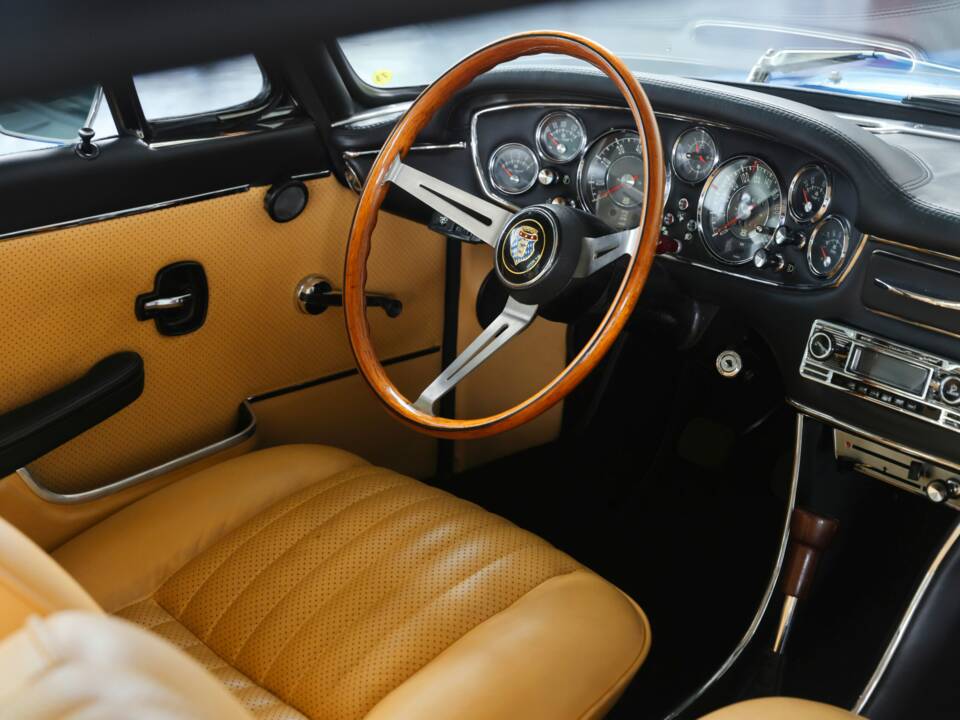Bild 32/50 von Glas 2600 V8 (1967)