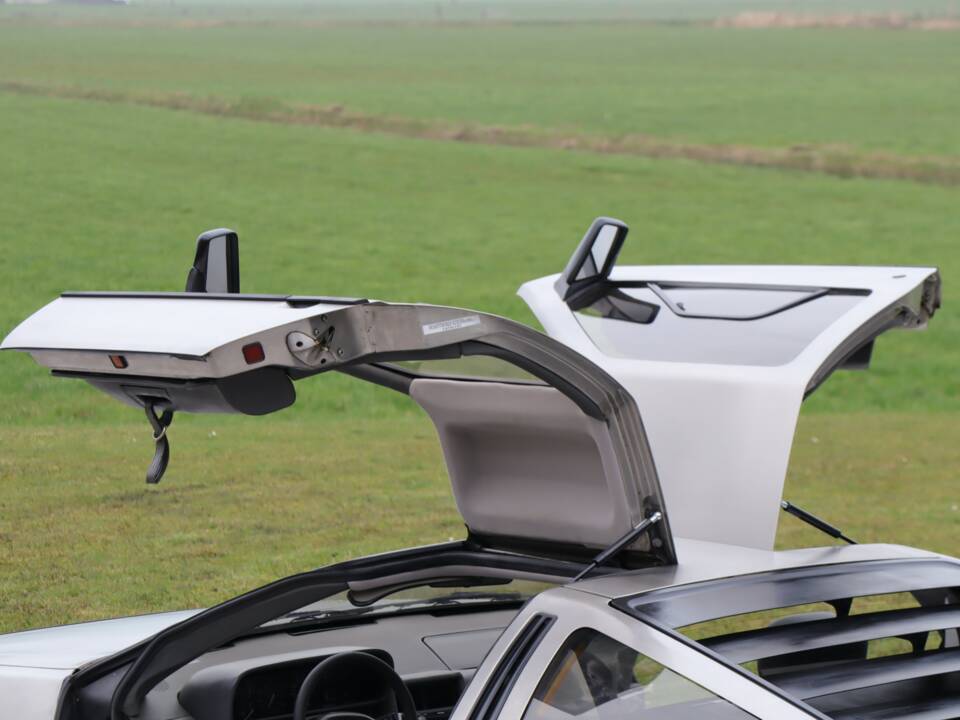 Image 11/50 de DeLorean DMC-12 (1981)