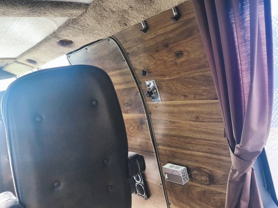 Immagine 133/143 di Dodge B 200 Sportsman (1978)