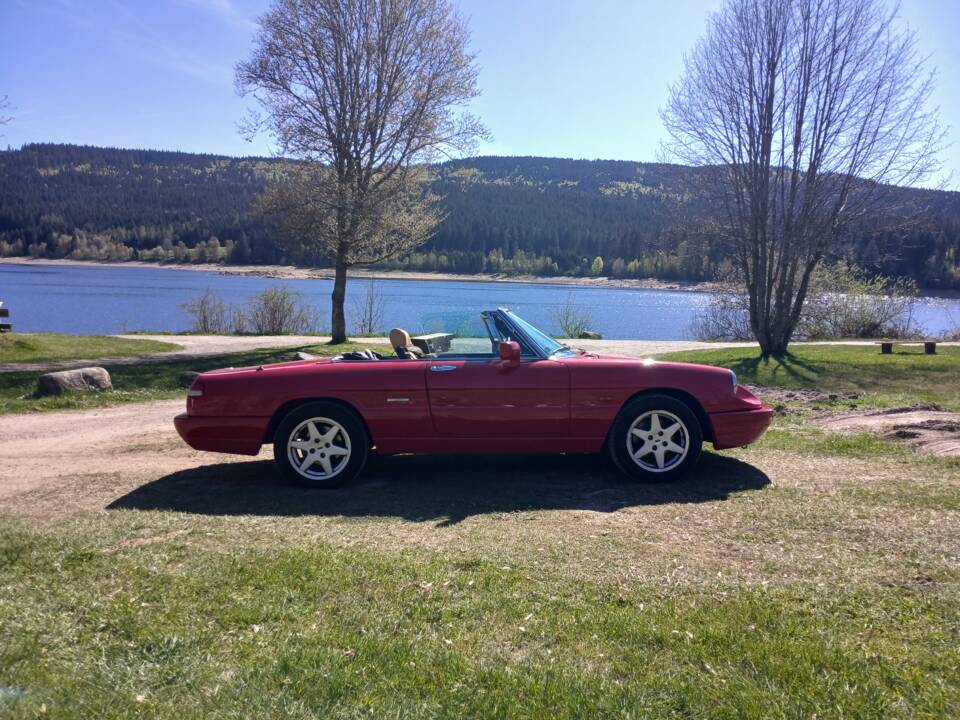 Image 2/7 of Alfa Romeo 2.0 Spider (1992)