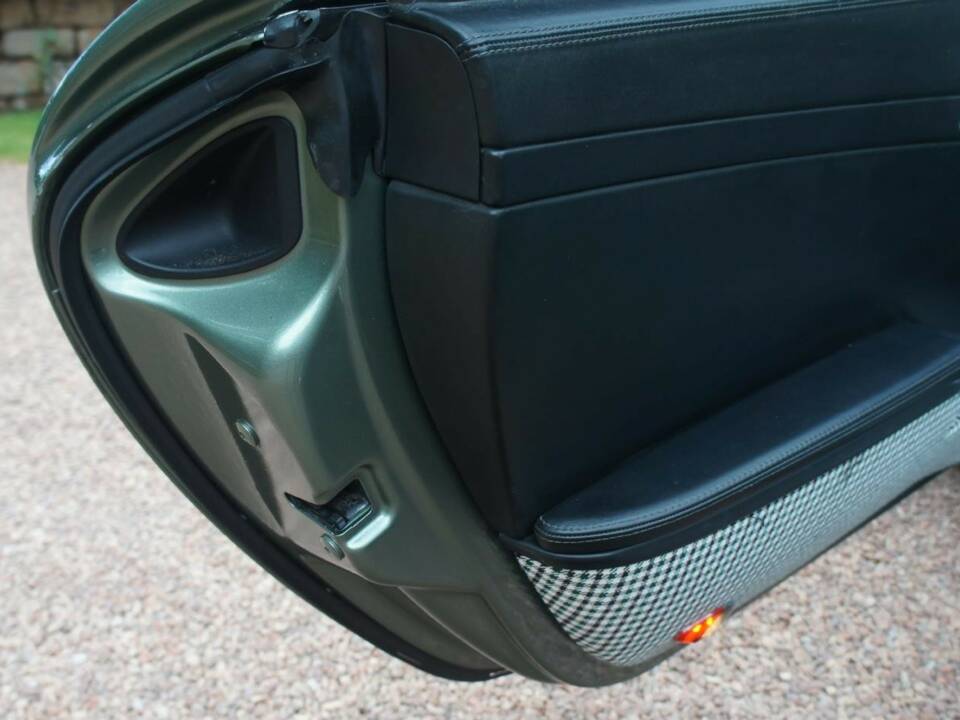 Image 63/99 of Porsche Boxster S (2005)