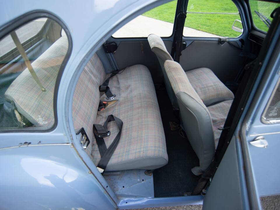 Image 16/38 de Citroën 2 CV 6 (1988)