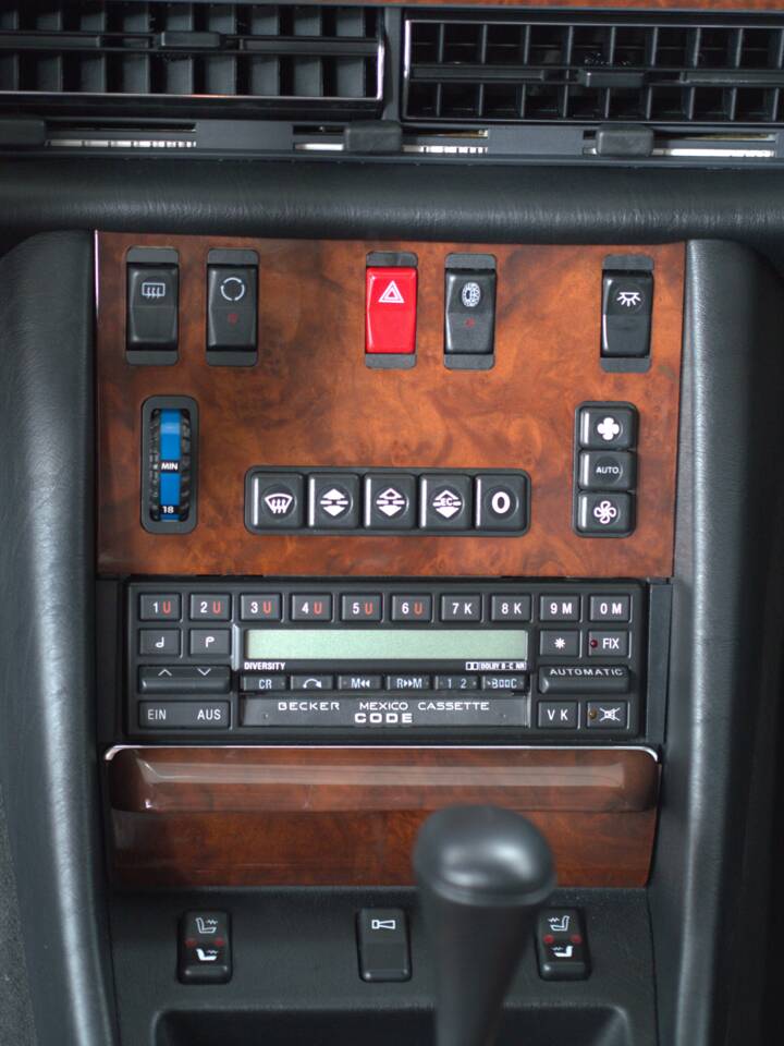 Image 44/52 of Mercedes-Benz 560 SEL (1988)