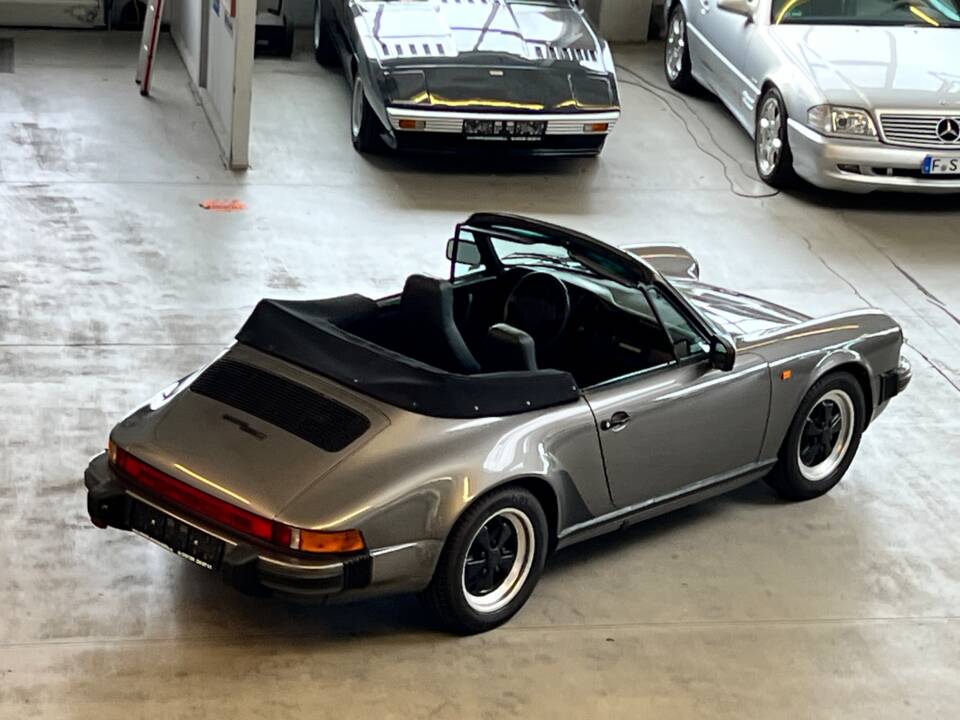 Image 2/71 de Porsche 911 SC 3.0 (1983)