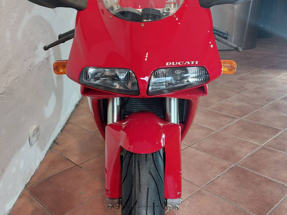 Image 13/57 of Ducati 916 (1997)