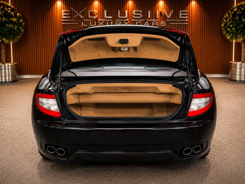 Bild 32/59 von Maserati GranCabrio 4.7 (2010)