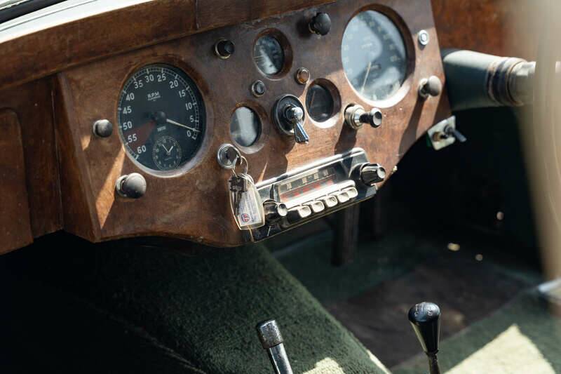 Image 24/50 of Jaguar XK 120 DHC (1954)
