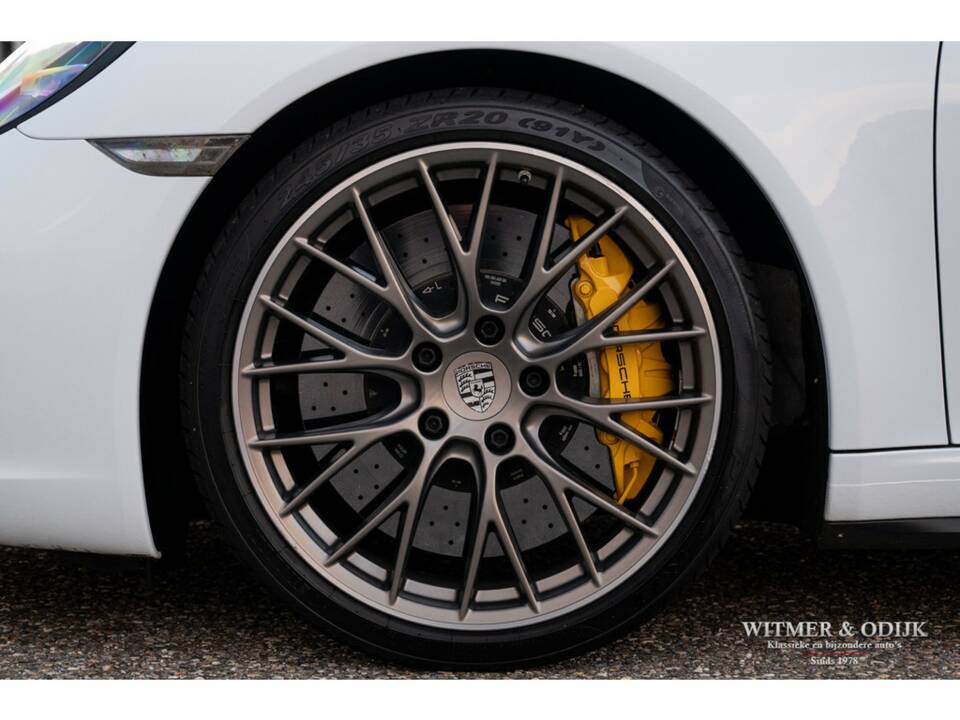 Image 19/36 of Porsche 911 Carrera 4S (2015)